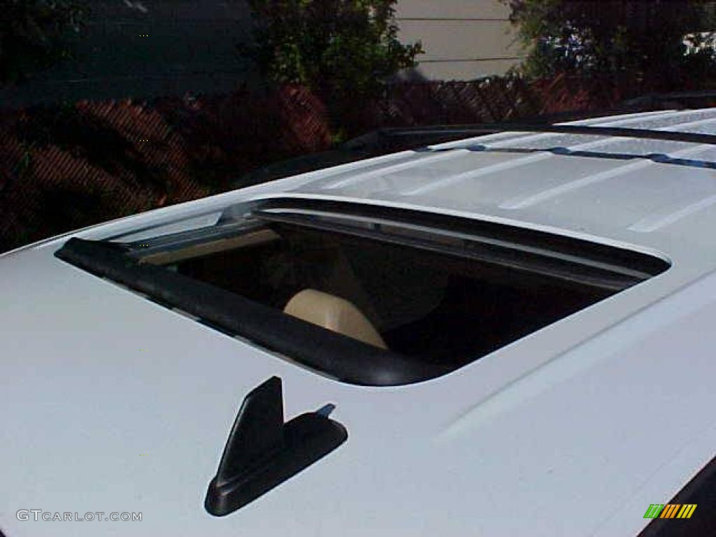 2007 Tahoe LTZ 4x4 - Summit White / Light Cashmere/Ebony photo #13