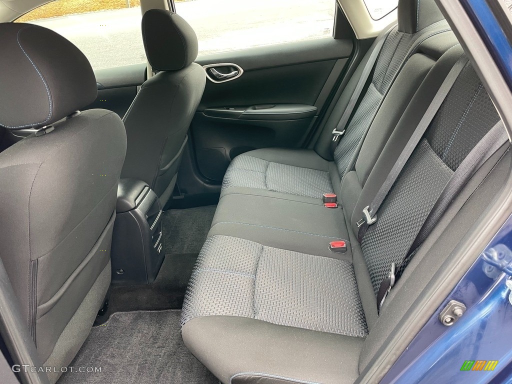 2017 Nissan Sentra SR Turbo Rear Seat Photo #140922430