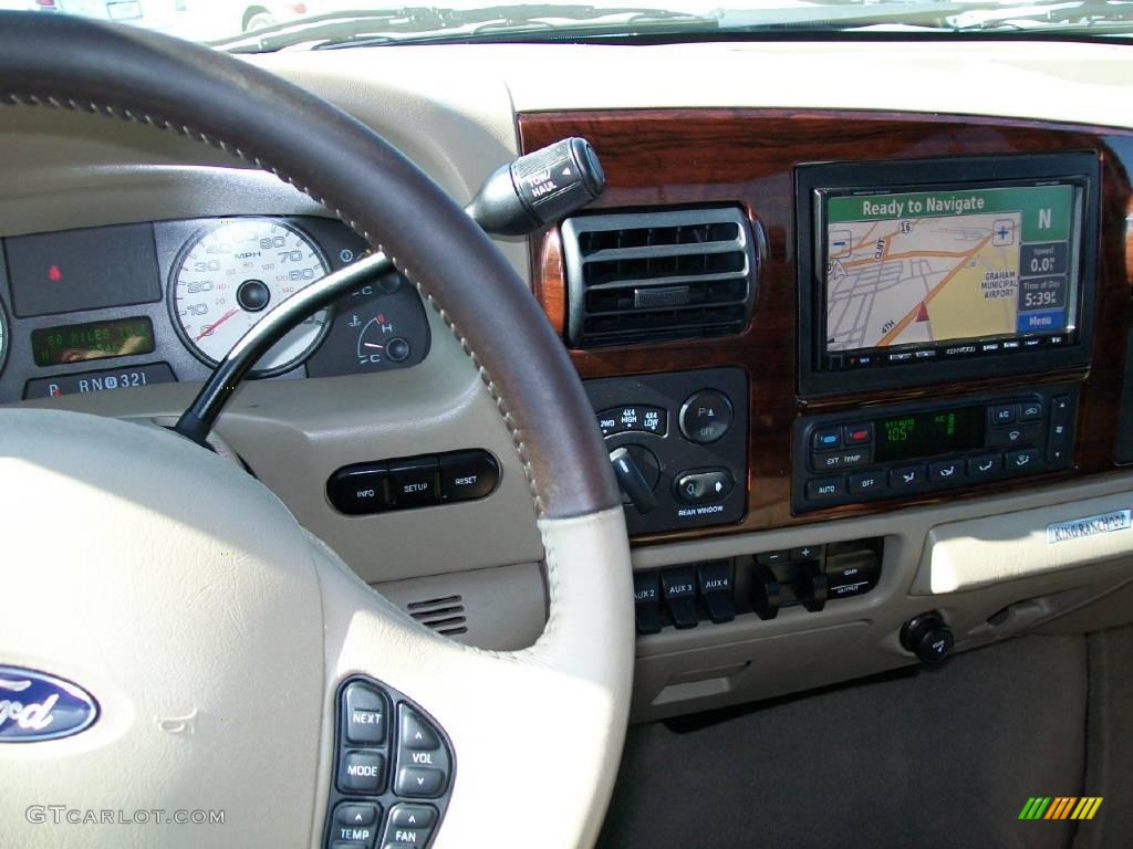 2007 F250 Super Duty King Ranch Crew Cab 4x4 - Oxford White Clearcoat / Castano Brown Leather photo #3
