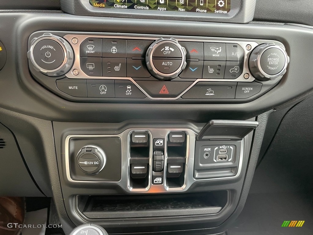 2021 Jeep Gladiator Overland 4x4 Controls Photo #140933892