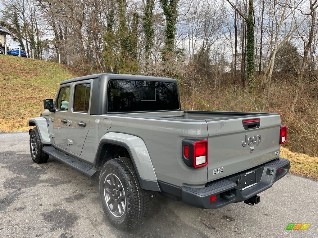 2021 Gladiator Overland 4x4 - Sting-Gray / Black photo #9