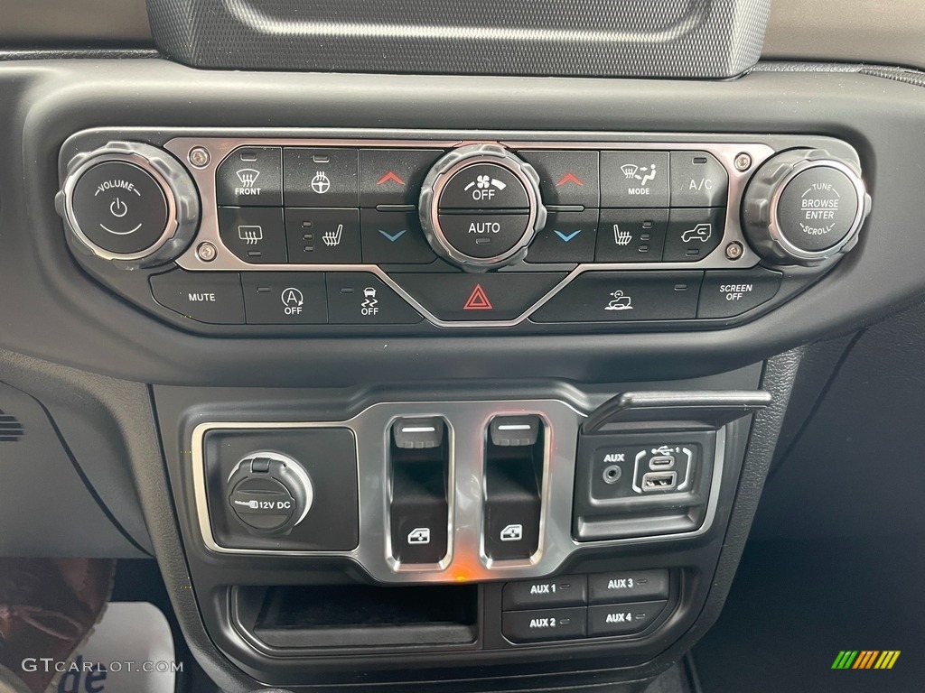 2021 Jeep Wrangler Sport 4x4 Controls Photo #140935464