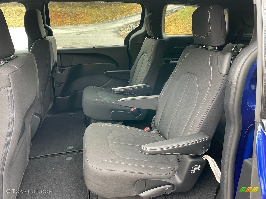 2021 Chrysler Pacifica Touring Rear Seat Photo #140936673