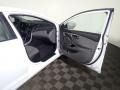 White - Elantra SE Photo No. 36