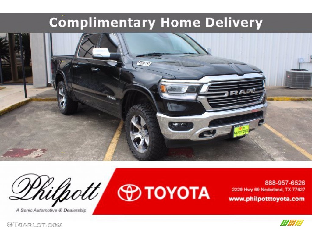 2019 1500 Laramie Crew Cab - Diamond Black Crystal Pearl / Black photo #1