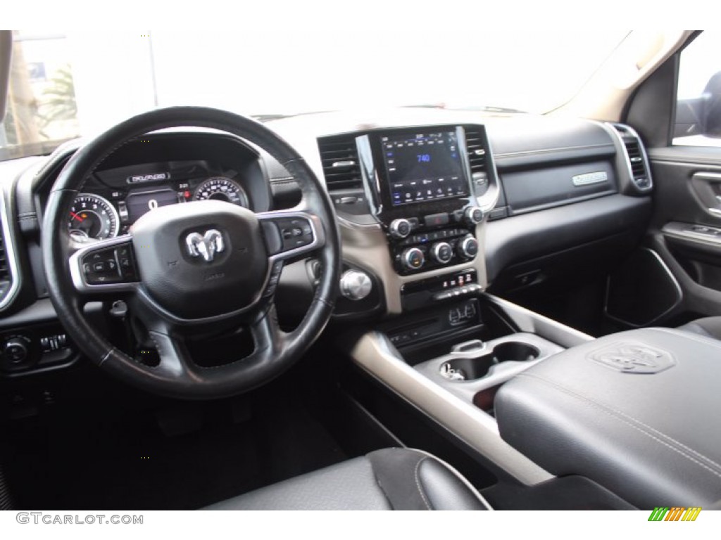 2019 1500 Laramie Crew Cab - Diamond Black Crystal Pearl / Black photo #22