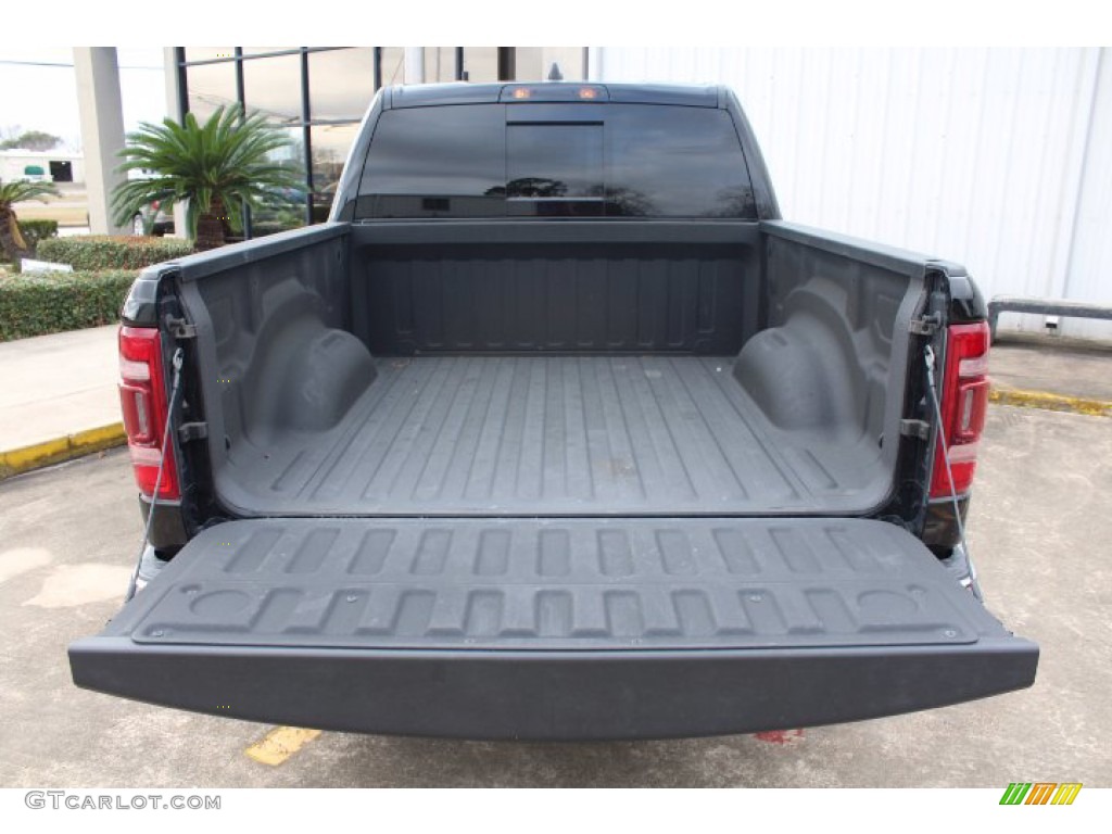 2019 1500 Laramie Crew Cab - Diamond Black Crystal Pearl / Black photo #24