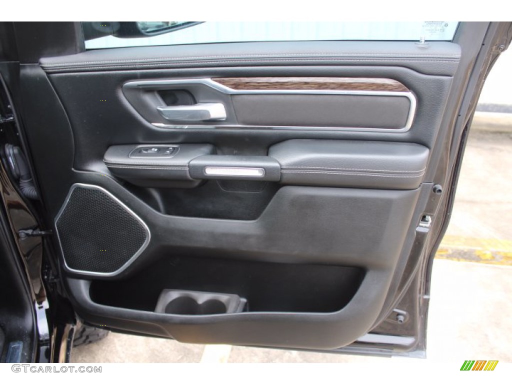 2019 1500 Laramie Crew Cab - Diamond Black Crystal Pearl / Black photo #27