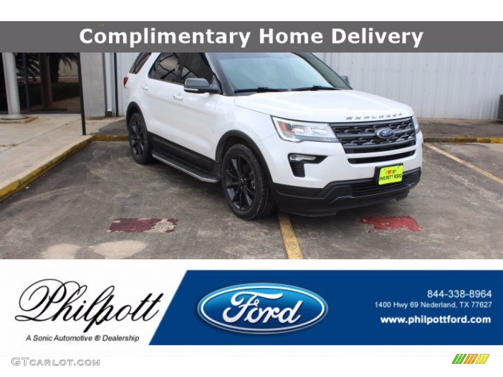 2019 Explorer XLT - Oxford White / Medium Black photo #2