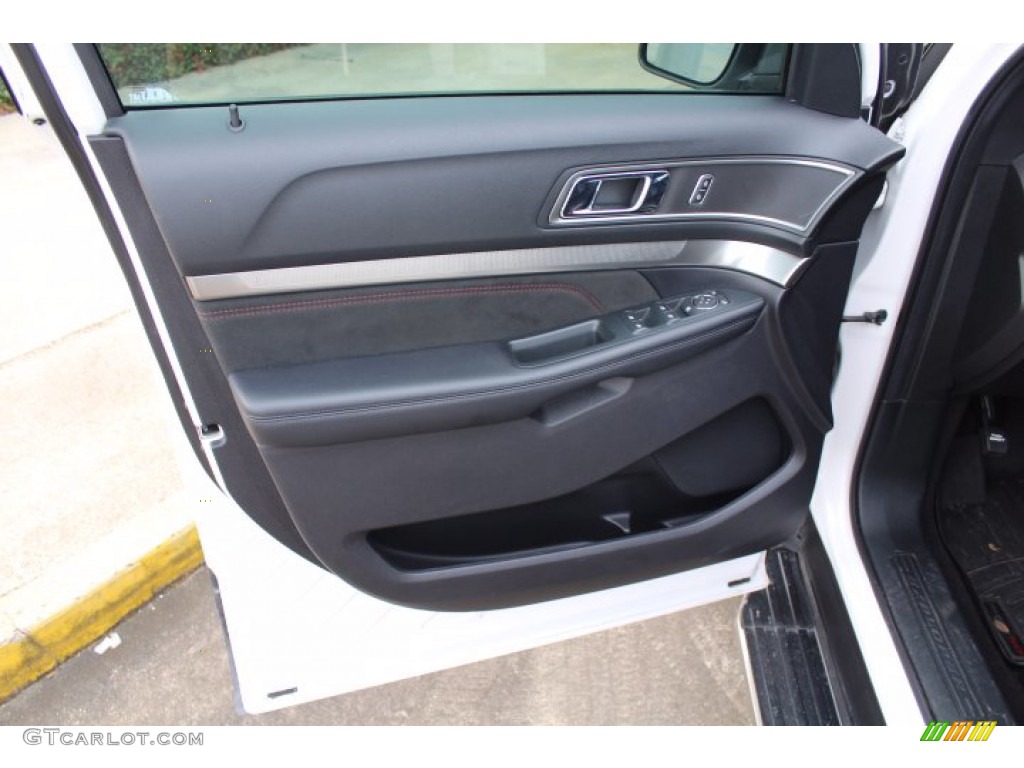 2019 Explorer XLT - Oxford White / Medium Black photo #11