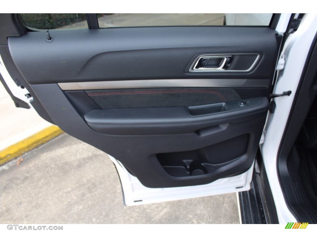 2019 Explorer XLT - Oxford White / Medium Black photo #21