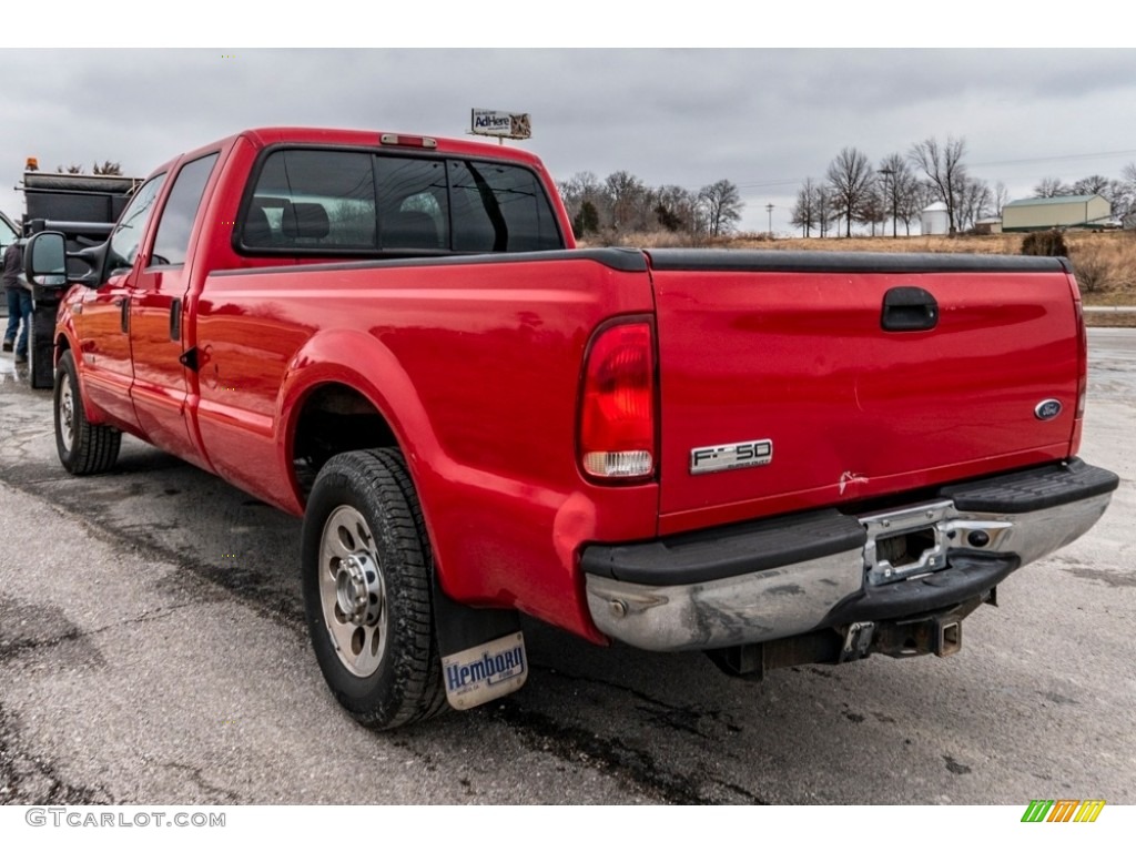 2005 F350 Super Duty XLT Crew Cab - Red / Medium Flint photo #6