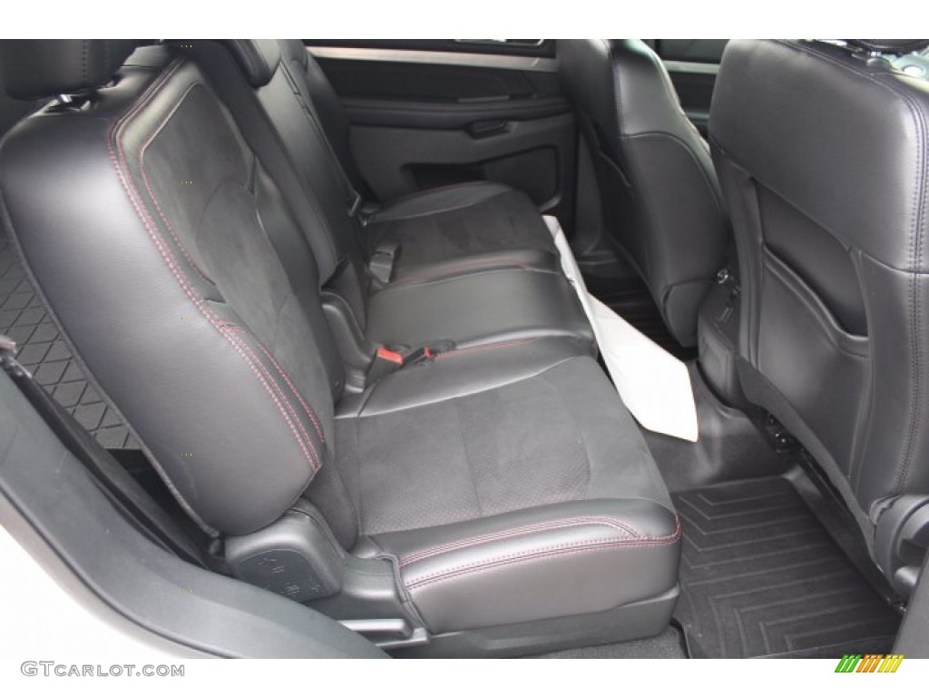 2019 Explorer XLT - Oxford White / Medium Black photo #28