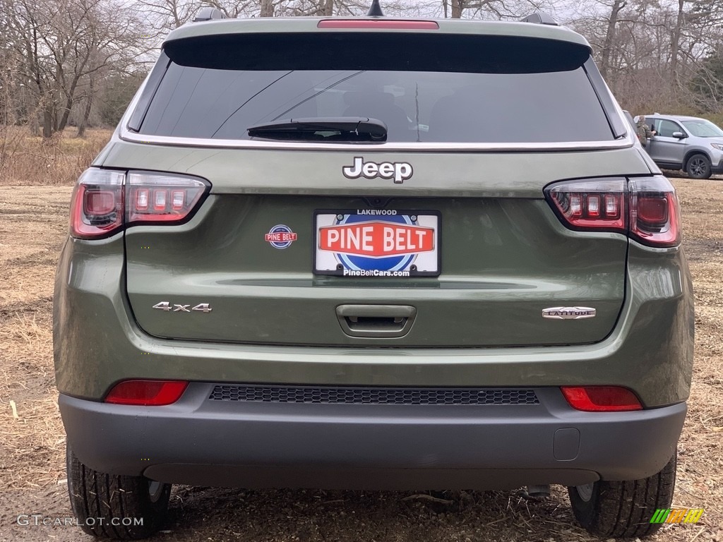 2021 Compass Latitude 4x4 - Olive Green Pearl / Black photo #5