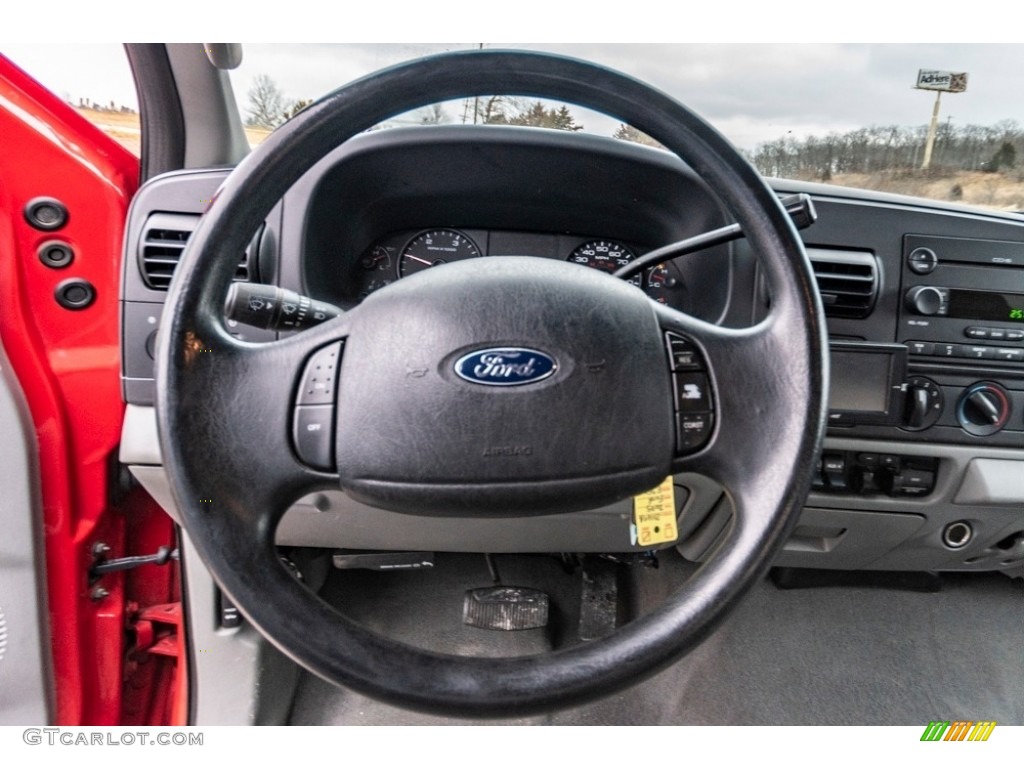 2005 Ford F350 Super Duty XLT Crew Cab Medium Flint Steering Wheel Photo #140940132