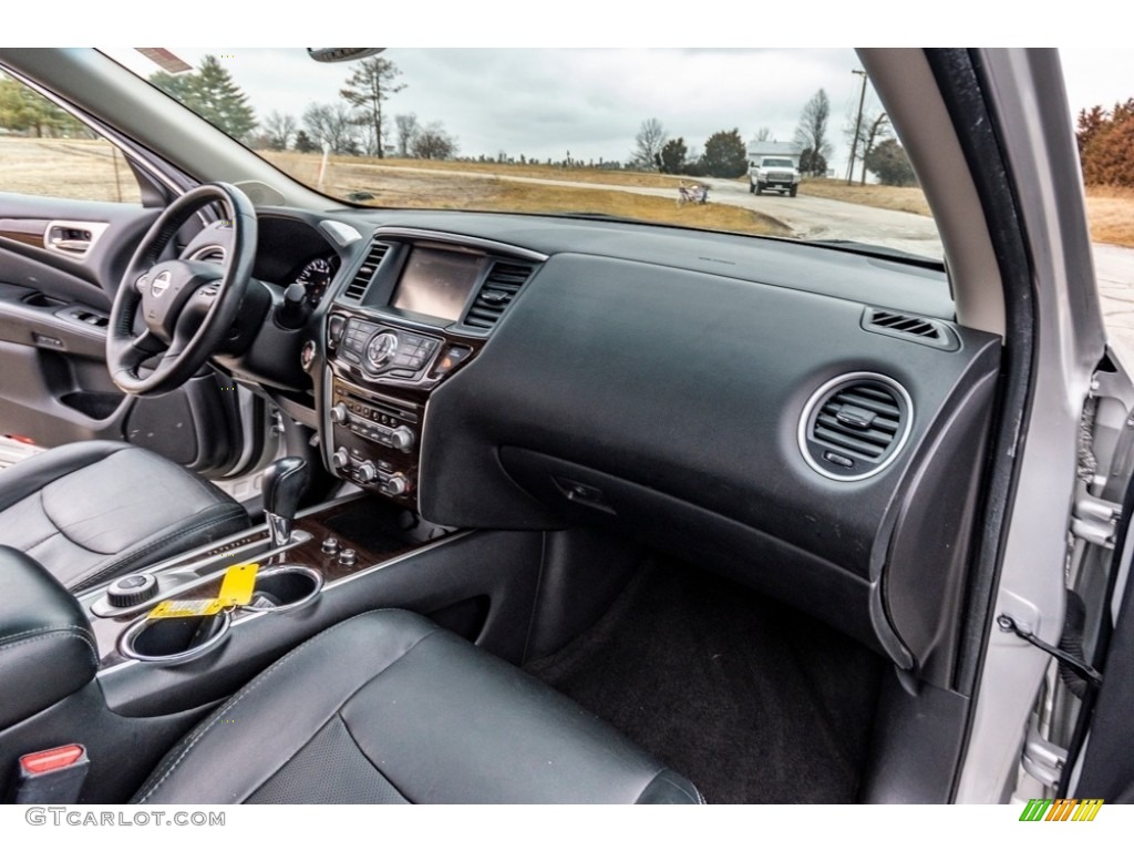 2014 Pathfinder Platinum AWD - Brilliant Silver / Charcoal photo #29