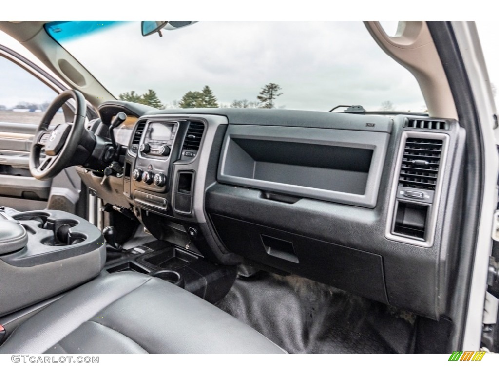 2013 Ram 2500 Tradesman Regular Cab 4x4 Black/Diesel Gray Dashboard Photo #140941818
