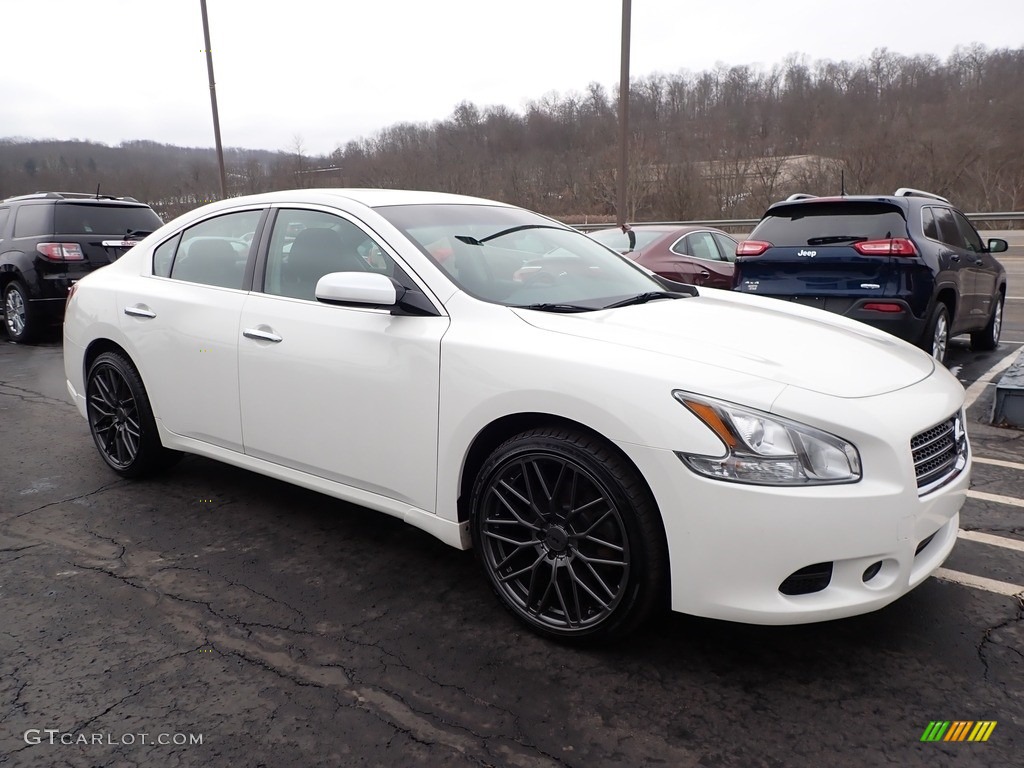 2010 Maxima 3.5 S - Winter Frost White / Charcoal photo #4