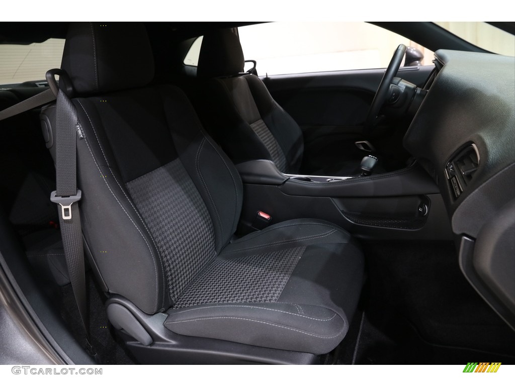 2019 Challenger SXT AWD - Granite Pearl / Black photo #18