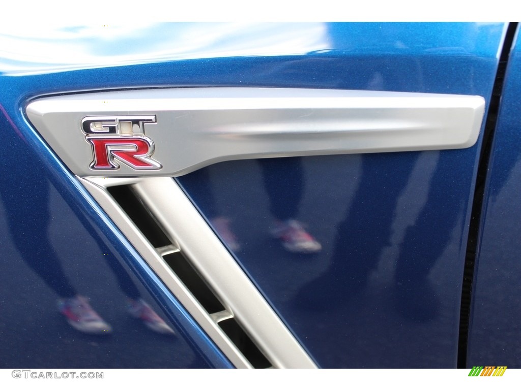 2015 Nissan GT-R Premium Marks and Logos Photo #140950270