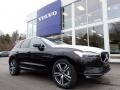 Front 3/4 View of 2021 XC60 T5 AWD Momentum