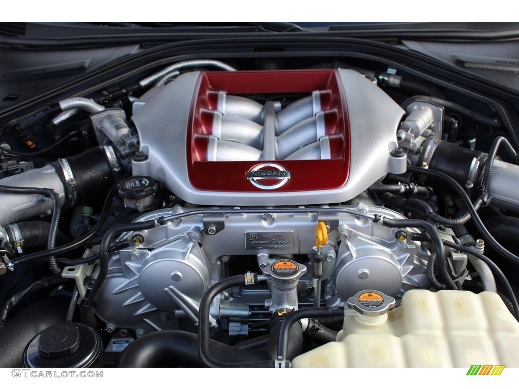 2015 Nissan GT-R Premium Engine Photos