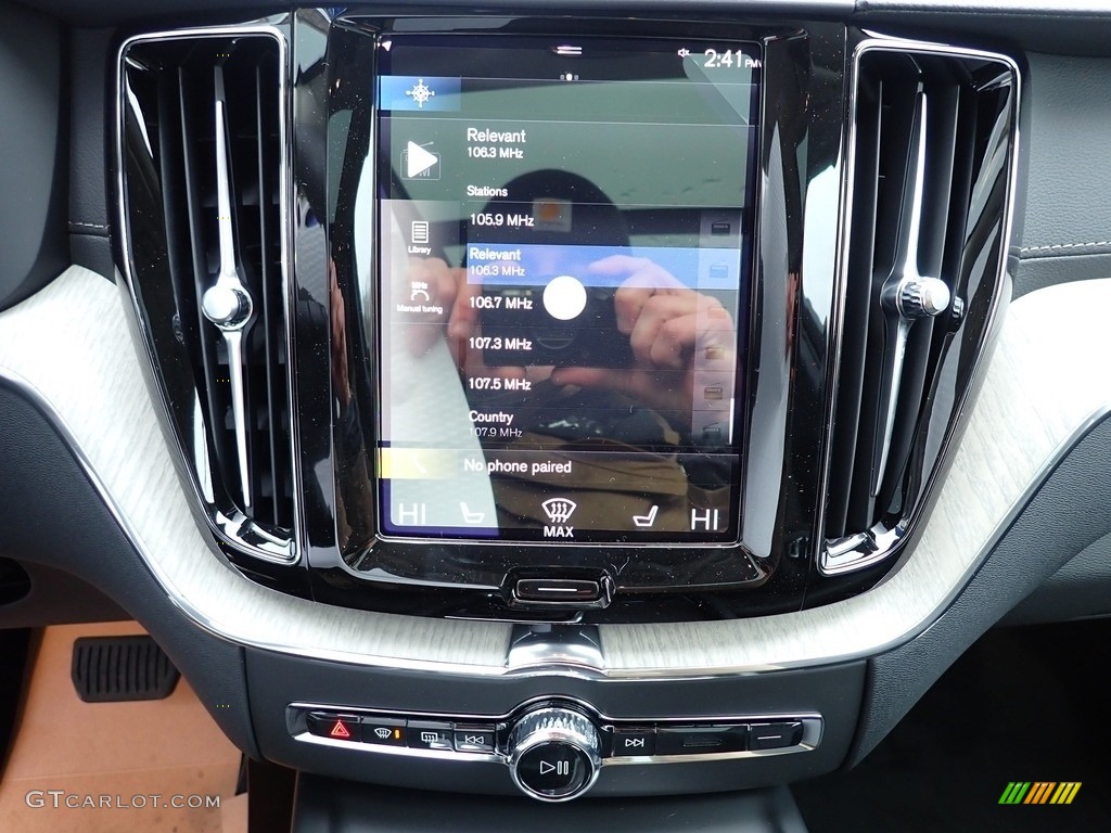 2021 XC60 T5 AWD Inscription - Bright Silver Metallic / Charcoal photo #15