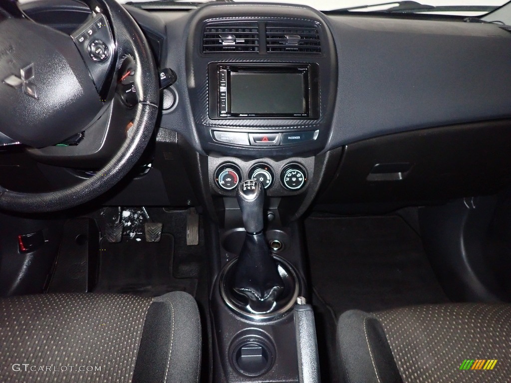 2016 Outlander Sport ES - Rally Red Metallic / Black photo #24