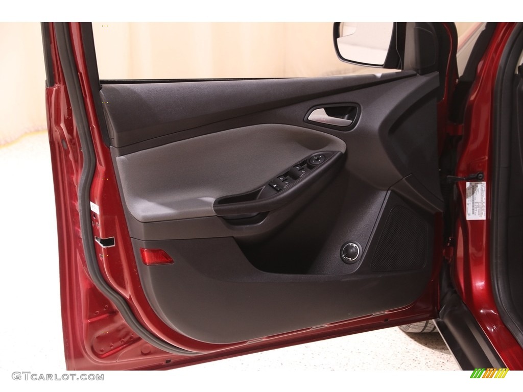 2014 Focus SE Hatchback - Ruby Red / Charcoal Black photo #4