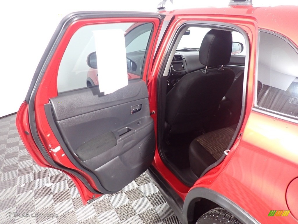2016 Outlander Sport ES - Rally Red Metallic / Black photo #33