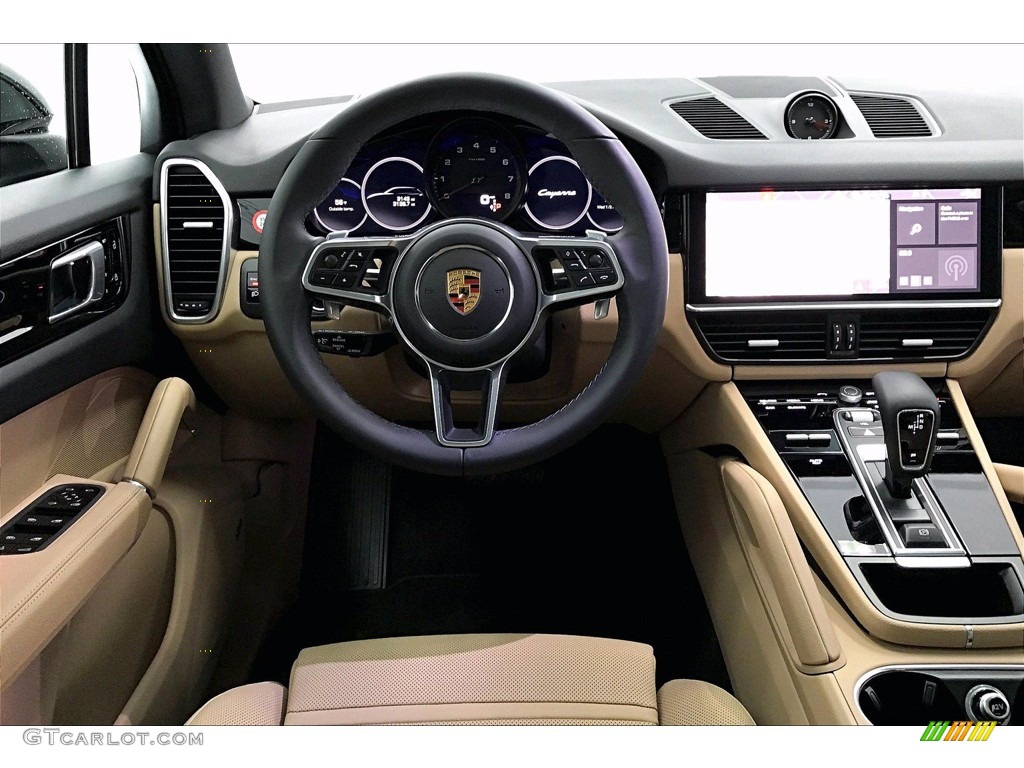 2020 Porsche Cayenne Standard Cayenne Model Black/Mojave Beige Dashboard Photo #140955121