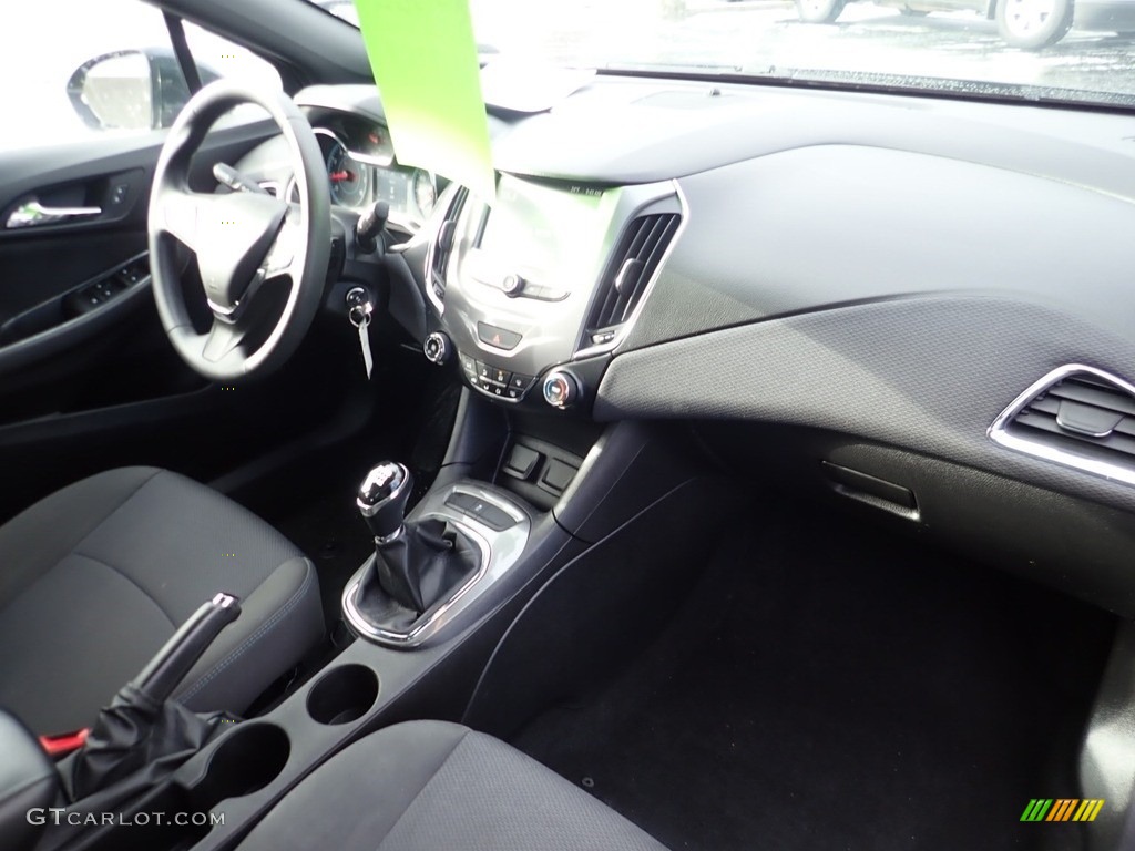 2018 Chevrolet Cruze LT Hatchback Jet Black Dashboard Photo #140955169