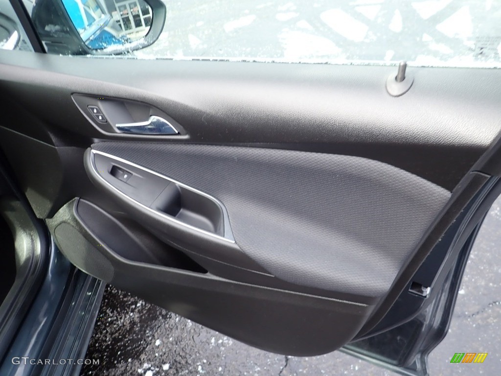 2018 Chevrolet Cruze LT Hatchback Jet Black Door Panel Photo #140955174
