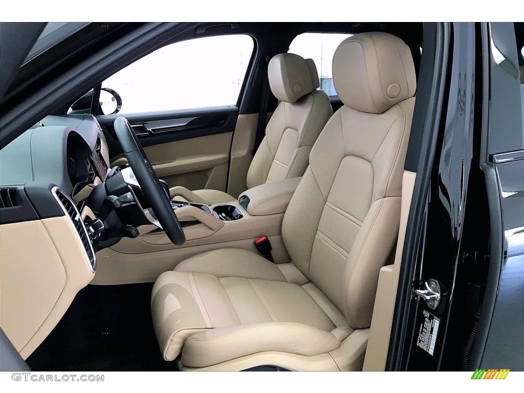 Black/Mojave Beige Interior 2020 Porsche Cayenne Standard Cayenne Model Photo #140955205