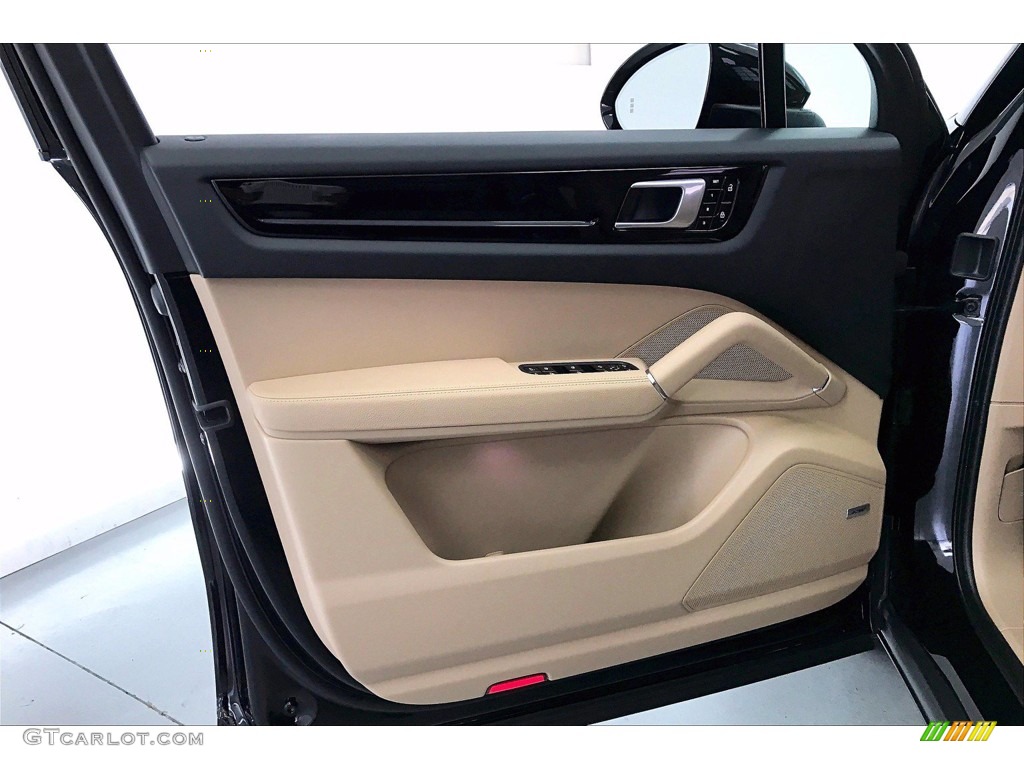 2020 Porsche Cayenne Standard Cayenne Model Black/Mojave Beige Door Panel Photo #140955253