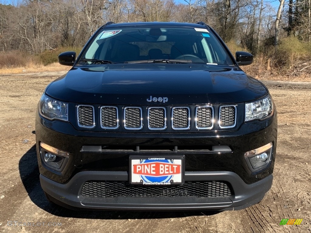 2021 Compass Latitude 4x4 - Diamond Black Crystal Pearl / Black photo #2