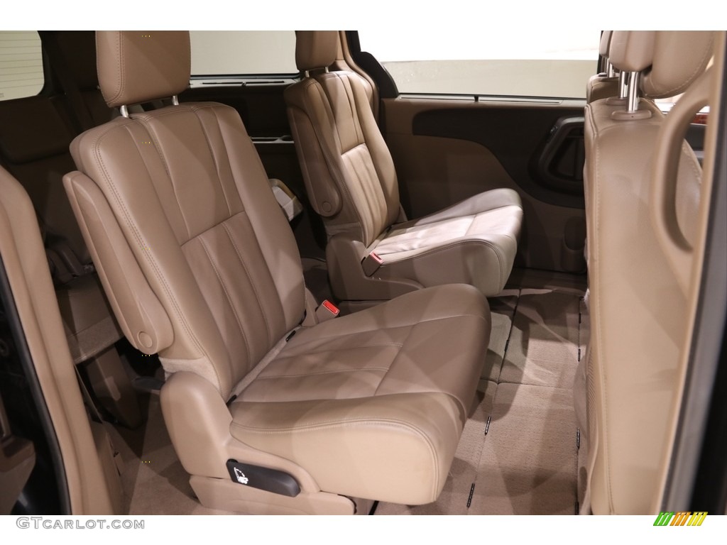 2014 Town & Country Touring - Maximum Steel Metallic / Dark Frost Beige/Medium Frost Beige photo #17