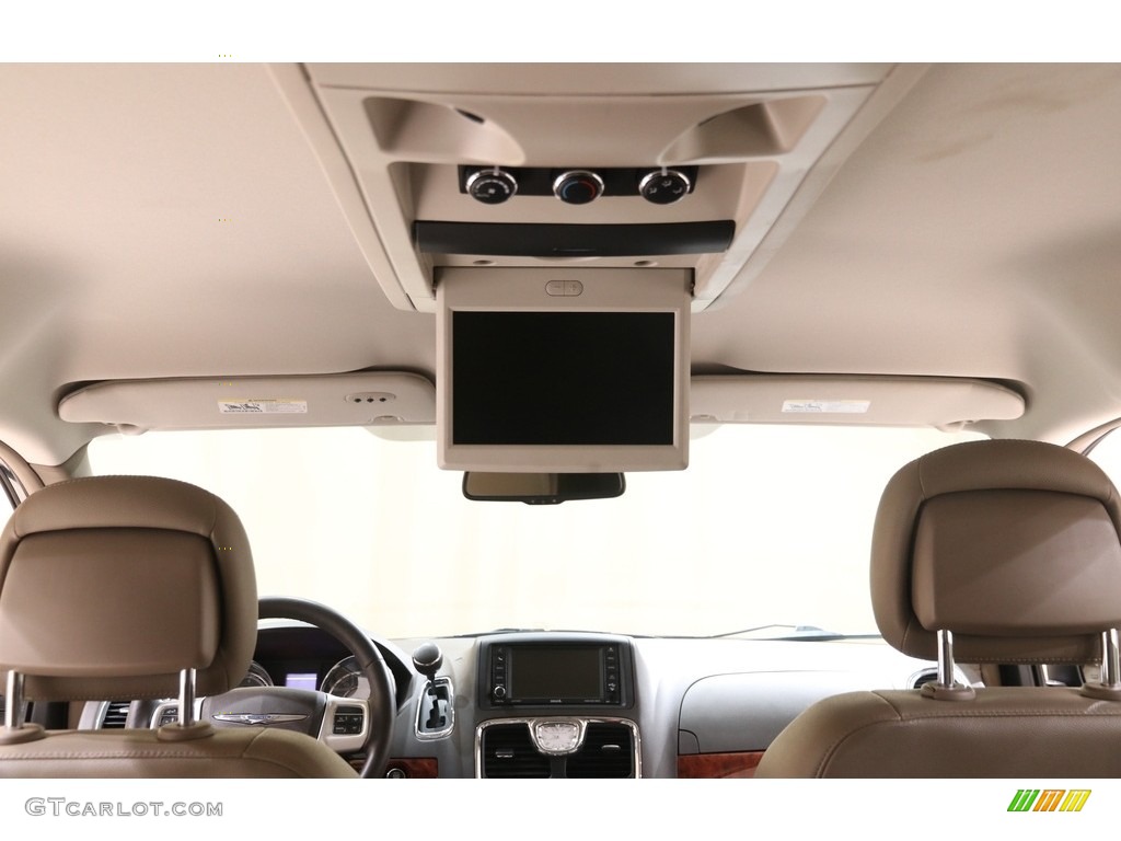 2014 Town & Country Touring - Maximum Steel Metallic / Dark Frost Beige/Medium Frost Beige photo #20