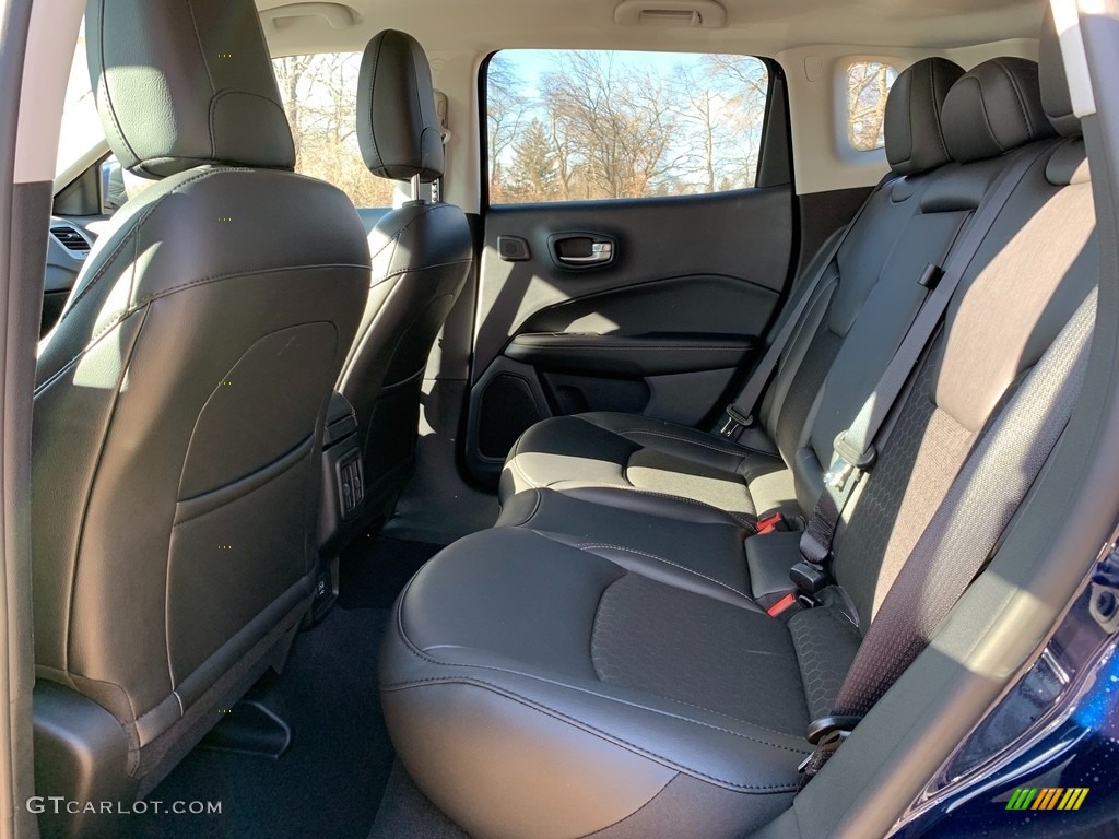 2021 Compass Latitude 4x4 - Jazz Blue Pearl / Black photo #6
