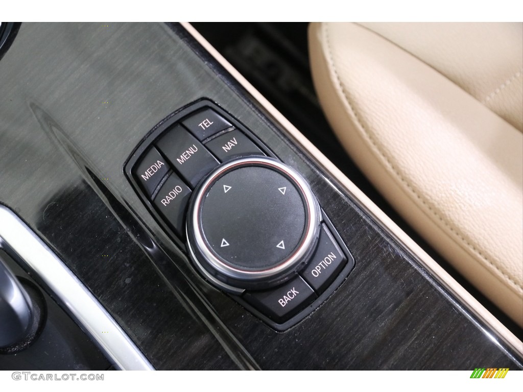 2016 X3 xDrive28i - Mineral White Metallic / Sand Beige photo #17
