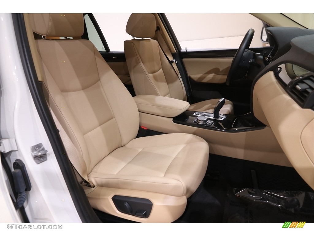 2016 X3 xDrive28i - Mineral White Metallic / Sand Beige photo #18