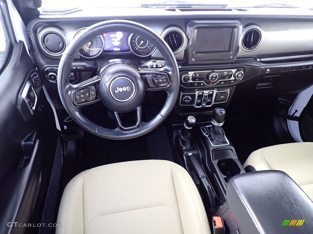 2018 Wrangler Unlimited Sport 4x4 - Bright White / Black/Heritage Tan photo #27