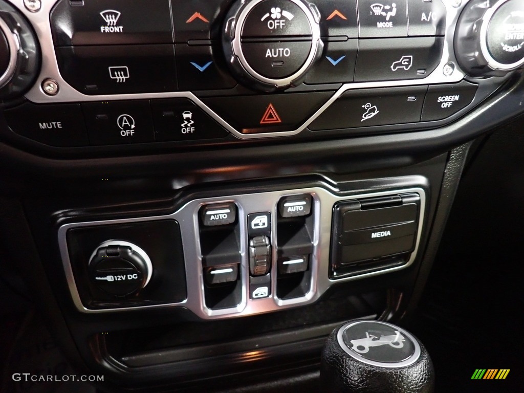 2018 Wrangler Unlimited Sport 4x4 - Bright White / Black/Heritage Tan photo #40