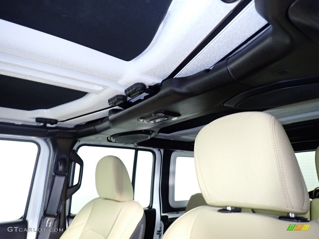 2018 Wrangler Unlimited Sport 4x4 - Bright White / Black/Heritage Tan photo #41