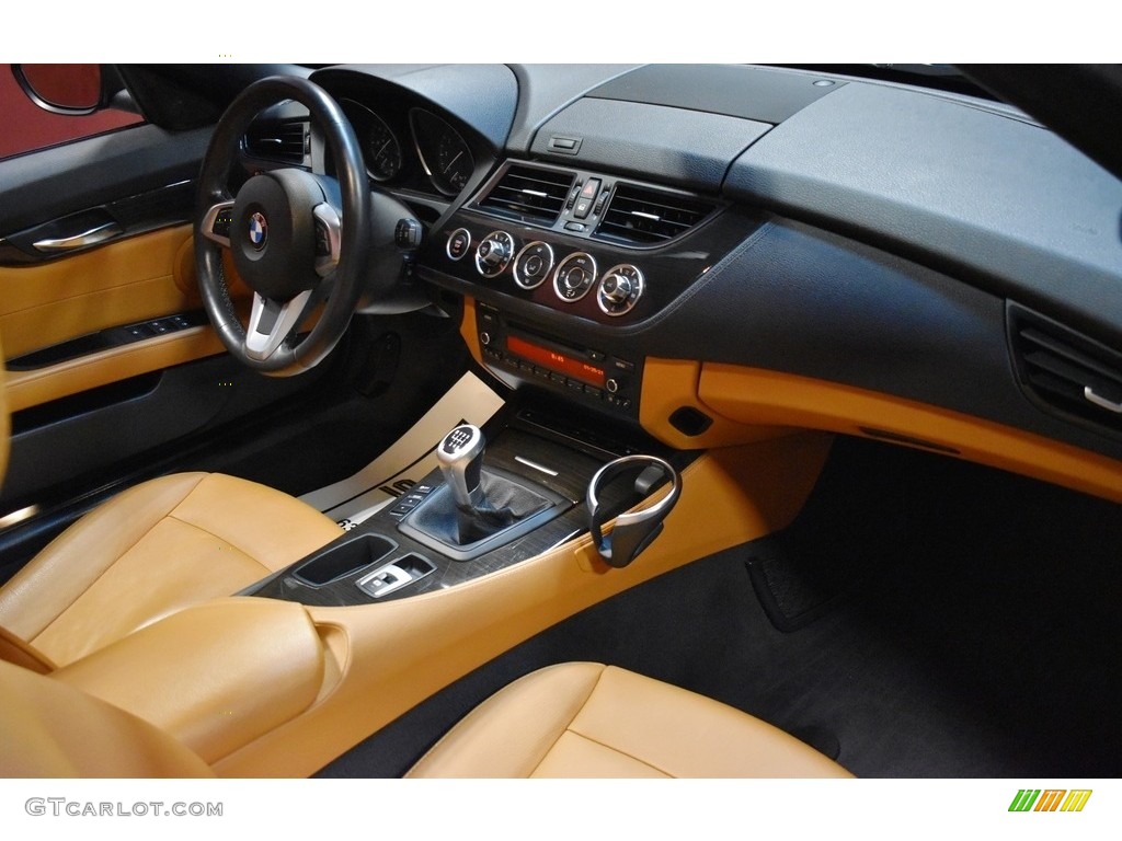 2015 BMW Z4 sDrive28i Walnut Dashboard Photo #140965406
