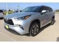 2021 Celestial Silver Metallic Toyota Highlander XLE  photo #4