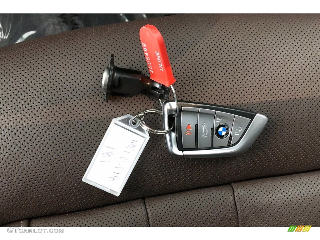 2021 BMW 7 Series 740i Sedan Keys Photos