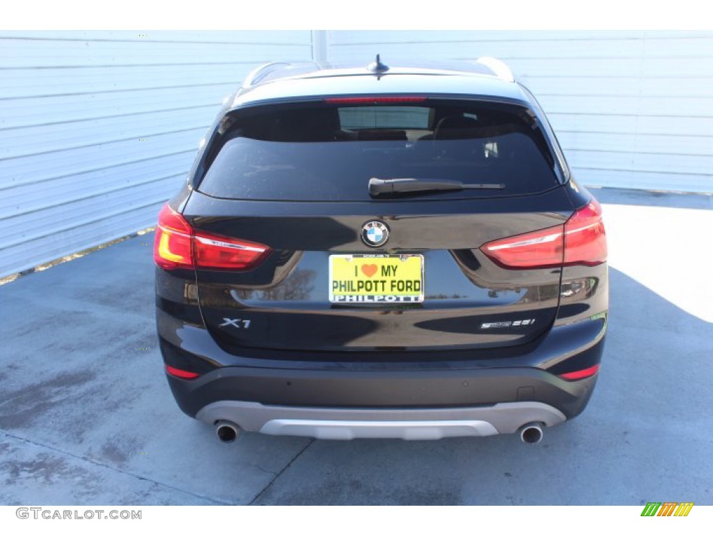 2019 X1 sDrive28i - Jet Black / Black photo #7
