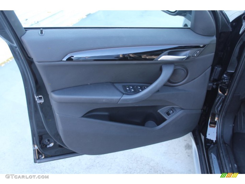 2019 X1 sDrive28i - Jet Black / Black photo #10