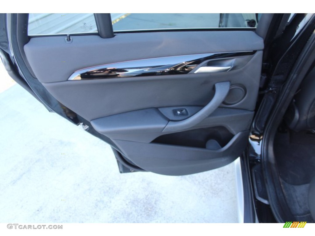 2019 X1 sDrive28i - Jet Black / Black photo #21